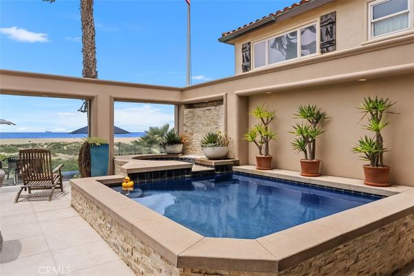 Exterior, Pool, Water