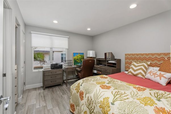 Bedroom, Home Office, Interior, Recessed Lighting, Wood Texture Flooring