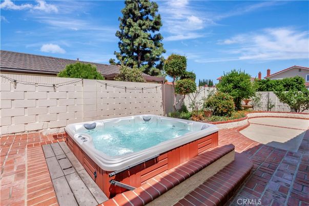 Exterior, Hot Tub