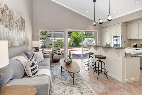 Interior, Kitchen, Living room, Pendant Lights, Recessed Lighting, Stainless Steel Appliances