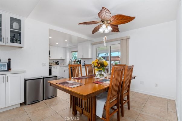 Dining room, Interior, Kitchen, Recessed Lighting