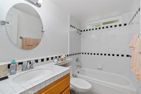 Bathroom, Interior, Tile Countertops