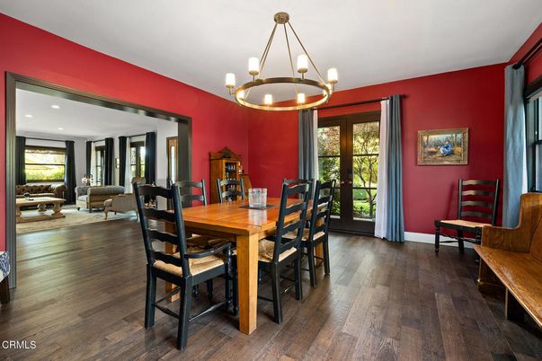 Chandelier, Dining room, Interior, Recessed Lighting, Wood Texture Flooring