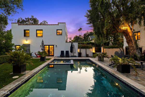 Exterior, Pool