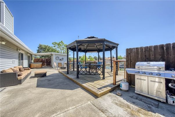 Exterior, Hot Tub