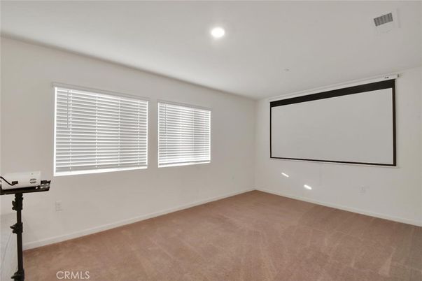 Empty room, Interior, Projection Screen, Recessed Lighting