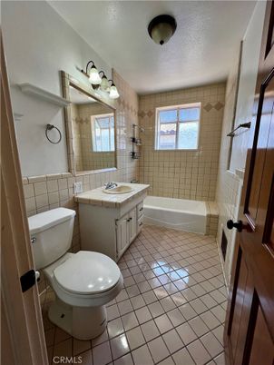 Bathroom, Interior, Tile Countertops