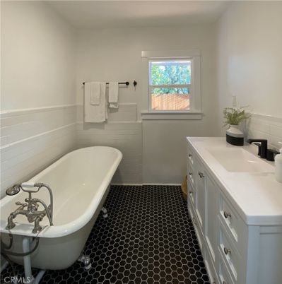 Bathroom, Free Standing Baths, Interior