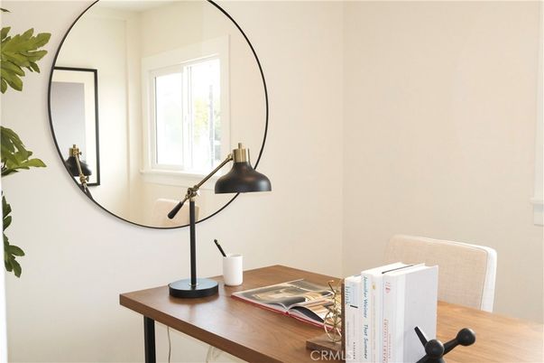Home Office, Interior