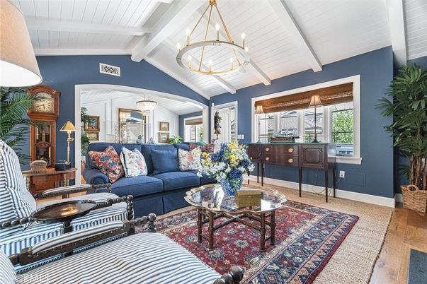 Interior, Living room, Pendant Lights, Wood Texture Flooring
