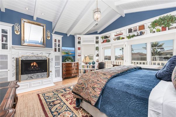 Bedroom, Fireplace, Interior, Pendant Lights, Wood Texture Flooring