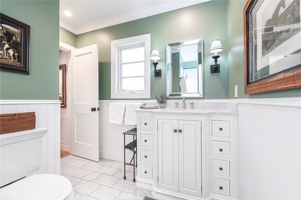 Bathroom, Interior, Recessed Lighting