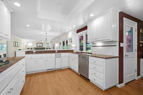 Interior, Kitchen, Pendant Lights, Recessed Lighting, Wood Texture Flooring