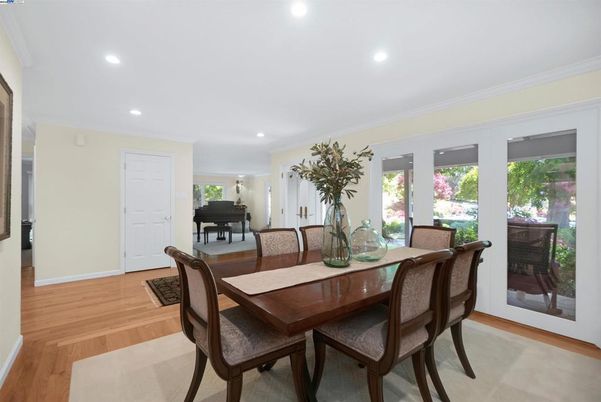 Dining room, Interior, Piano, Recessed Lighting, Wood Texture Flooring