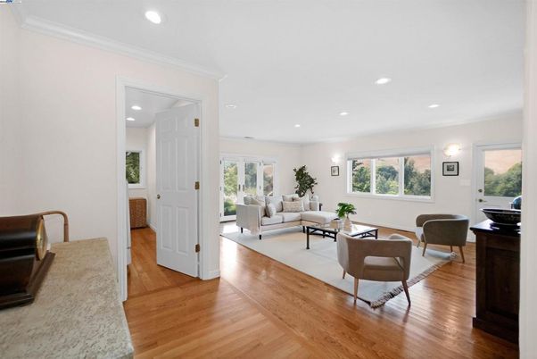 Interior, Living room, Recessed Lighting, Wood Texture Flooring
