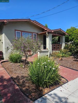 Backyard, Exterior, Facade, American Craftsman