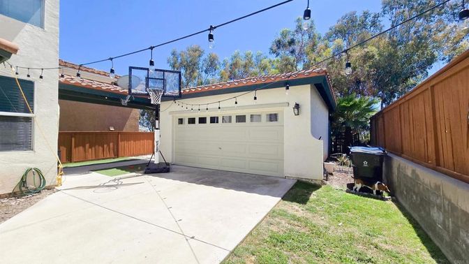 Detached Garage, Exterior