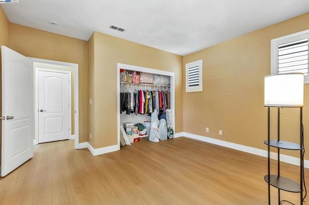 Interior, Walk-in Closets, Wood Texture Flooring