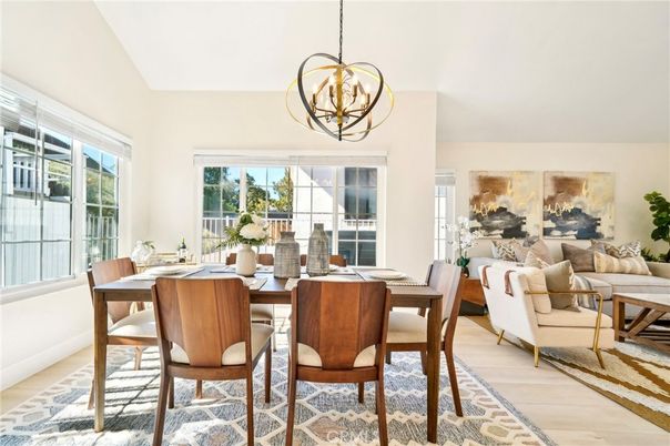 Chandelier, Dining room, Interior, Living room, Pendant Lights, Wood Texture Flooring