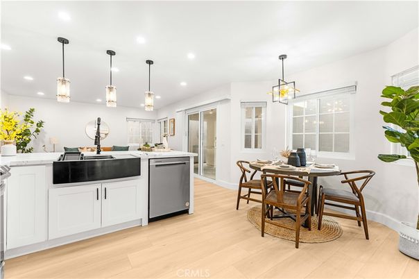 Dining room, Interior, Kitchen, Pendant Lights, Recessed Lighting, Wood Texture Flooring