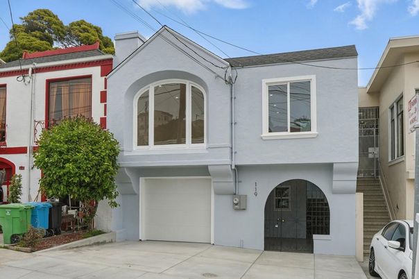 Attached, Exterior, Facade, Rowhouse