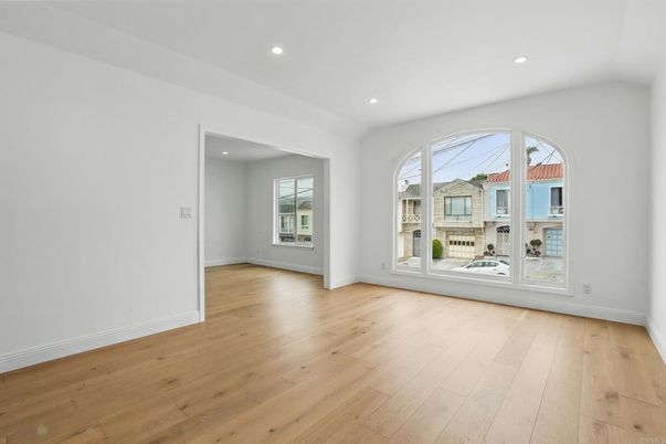 Empty room, Interior, Recessed Lighting, Wood Texture Flooring