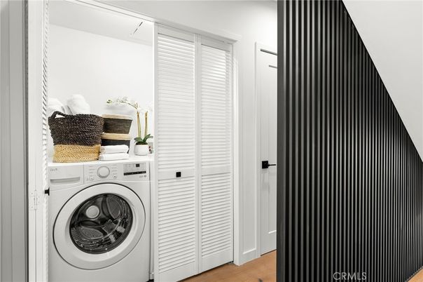 Interior, Utility Closets, Washer, Wood Texture Flooring
