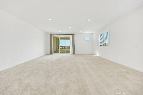 Empty room, Interior, Recessed Lighting
