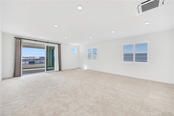 Empty room, Interior, Recessed Lighting
