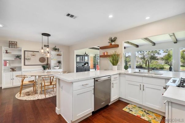 Dining room, Interior, Kitchen, Pendant Lights, Recessed Lighting, Wood Texture Flooring