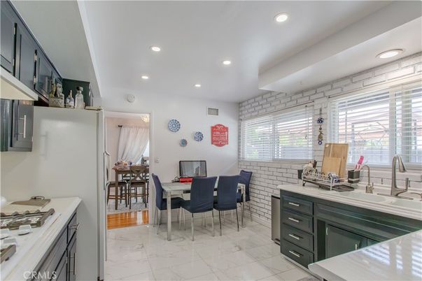 Dining room, Interior, Kitchen, Marble, Recessed Lighting