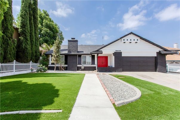 Attached, Exterior, Facade, Ranch