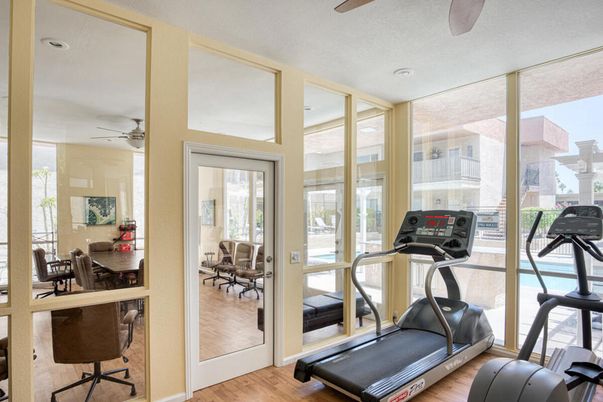 Fitness Equipment, Interior, Recessed Lighting, Wood Texture Flooring