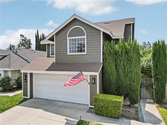 Attached, Exterior, Facade, Ranch