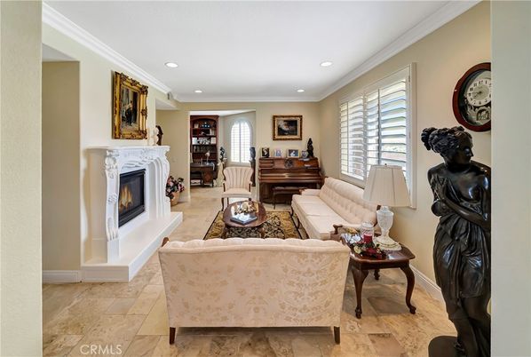 Fireplace, Interior, Living room, Piano, Recessed Lighting