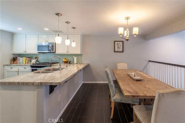 Dining room, Interior, Kitchen, Pendant Lights, Recessed Lighting, Wood Texture Flooring