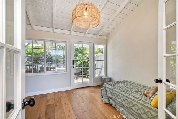 Chandelier, Interior, Wood Texture Flooring