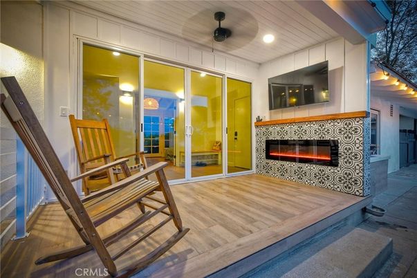Exterior, Fireplace