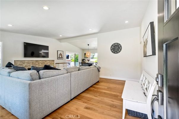 Interior, Living room, Pendant Lights, Recessed Lighting, Wood Texture Flooring