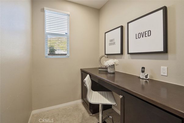 Home Office, Interior