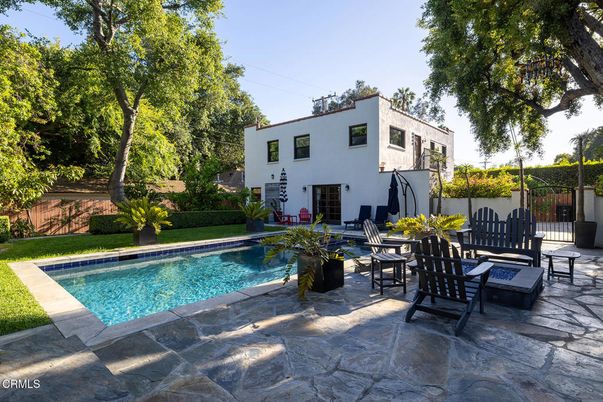 Exterior, Pool
