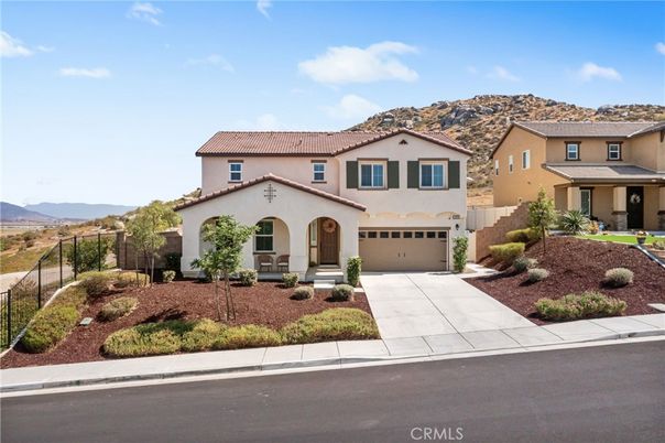Attached, Exterior, Facade, Spanish Mediterranean