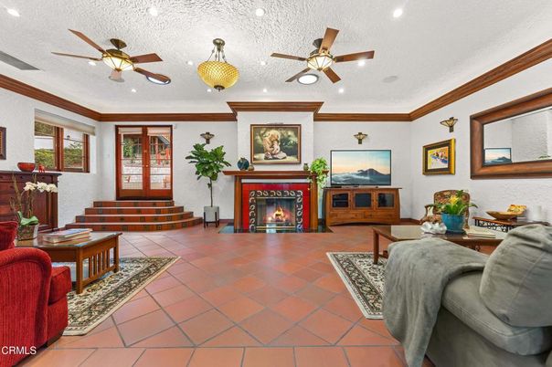 Fireplace, Interior, Recessed Lighting