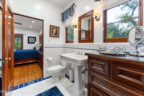 Bathroom, Interior, Recessed Lighting, Wood Texture Flooring
