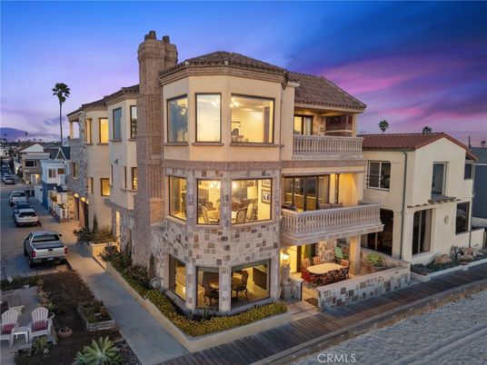 Exterior, Facade, Mediterranean