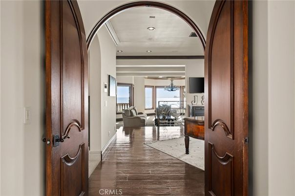 Chandelier, Interior, Living room, Recessed Lighting, Water, Wood Texture Flooring