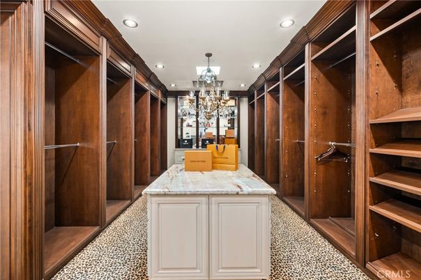 Chandelier, Interior, Recessed Lighting, Walk-in Closets