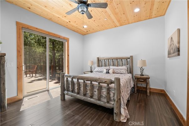 Bedroom, Interior, Recessed Lighting, Wooden Ceilings, Wood Texture Flooring