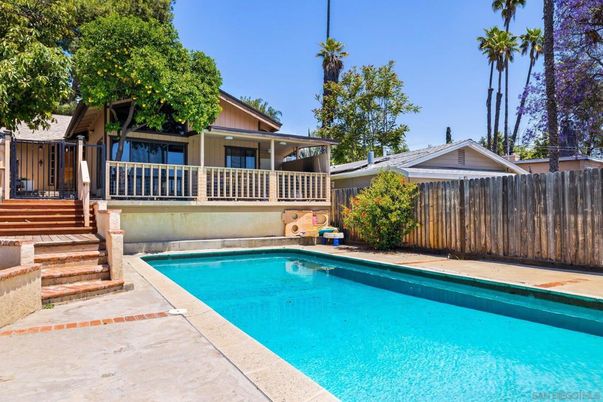 Exterior, Pool