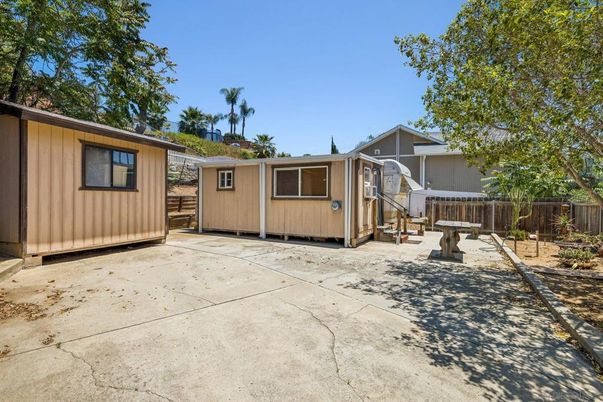 Exterior, Hot Tub